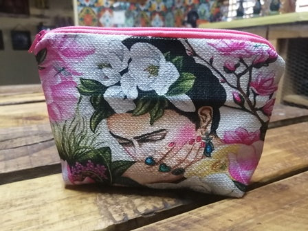 make-up-bag-image-3