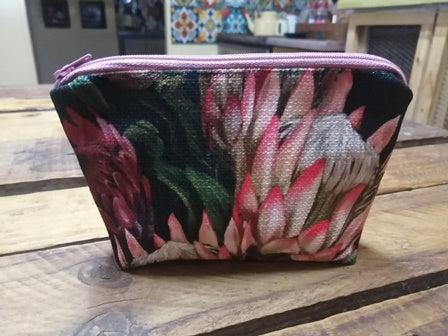 make-up-bag-image-7