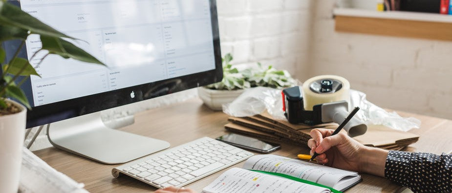 startup-desktop-women-working-at-desk-on-a-desktop-computer